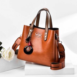 Infiniti women bags, Infiniti handbags, Infiniti women handbags, Infiniti purses, Infiniti women purses, Infiniti leather handbags, Infiniti women leather handbags, Infiniti